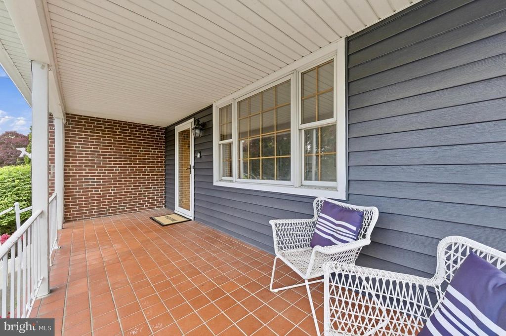 Image 56 of property listing at 621 WOODSDALE RD, Baltimore, MD 21228
