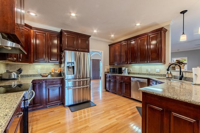 2705 OAK GROVE RD, Savannah, TN 38372