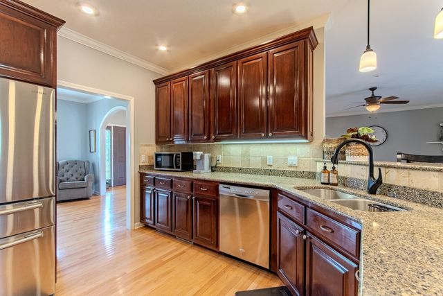 2705 OAK GROVE RD, Savannah, TN 38372