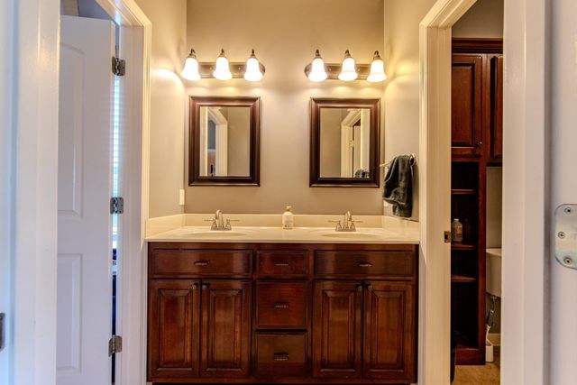 2705 OAK GROVE RD, Savannah, TN 38372