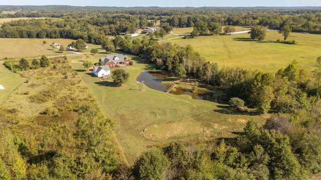 2705 OAK GROVE RD, Savannah, TN 38372