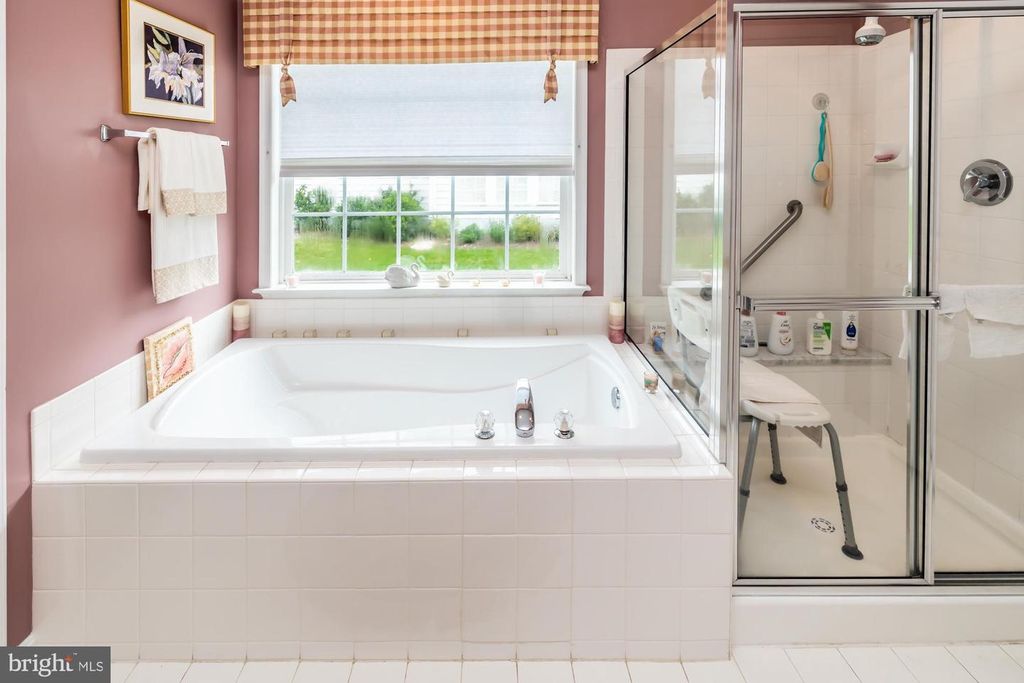 505 WISTERIA DR, Kennett Square, PA 19348