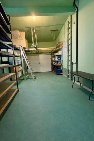 6 WALTER PL, Secaucus, NJ 07094