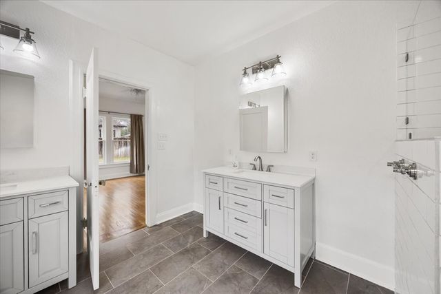 2118 Stanley Avenue, Fort Worth, TX 76110