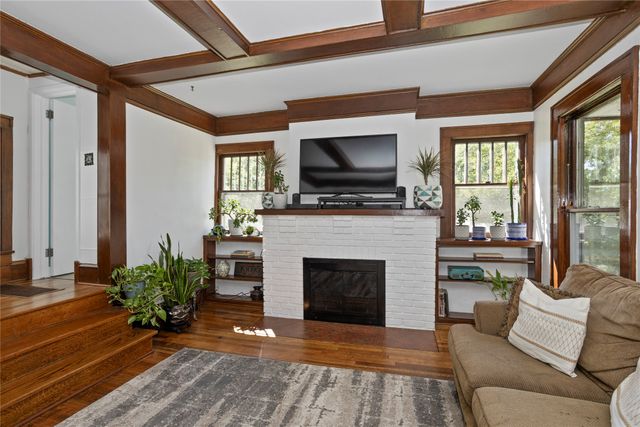 315 58th Street, Des Moines, IA 50312