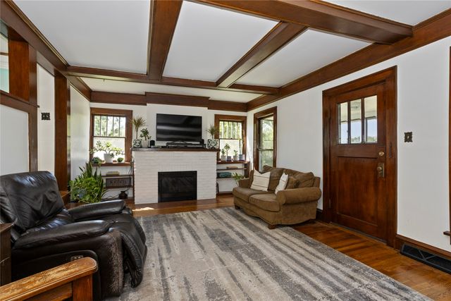 315 58th Street, Des Moines, IA 50312