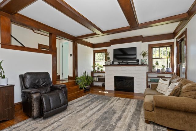 315 58th Street, Des Moines, IA 50312