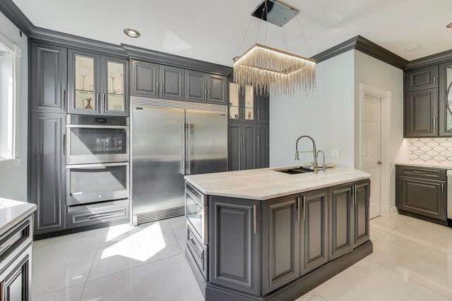 7215 Inverway Drive, Lakewood, IL 60014