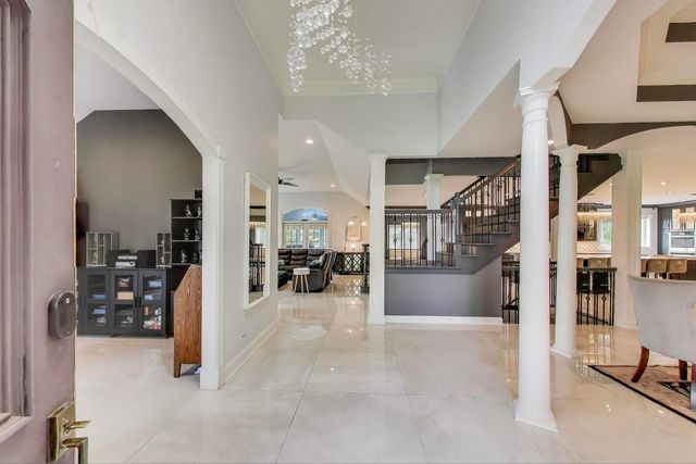 7215 Inverway Drive, Lakewood, IL 60014