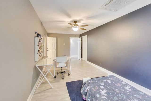 7215 Inverway Drive, Lakewood, IL 60014