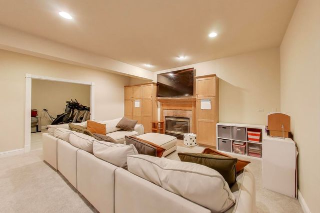 7215 Inverway Drive, Lakewood, IL 60014