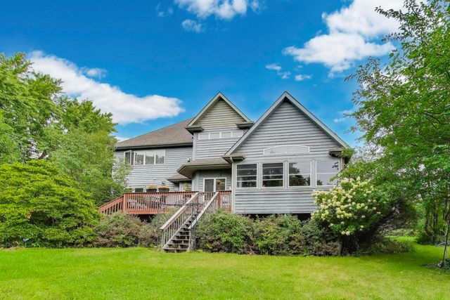 7215 Inverway Drive, Lakewood, IL 60014