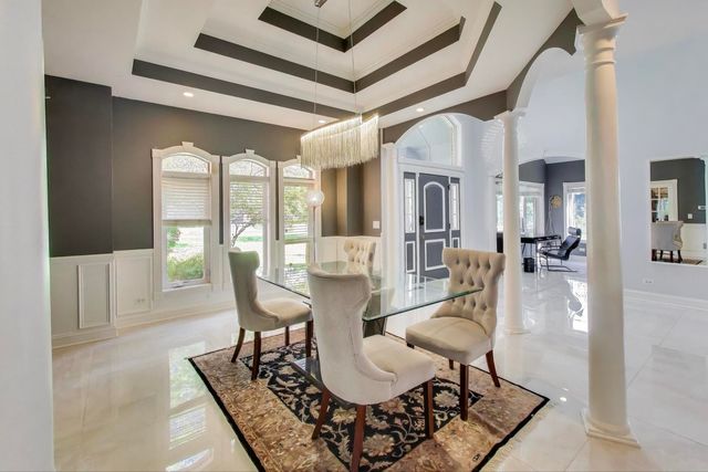 7215 Inverway Drive, Lakewood, IL 60014