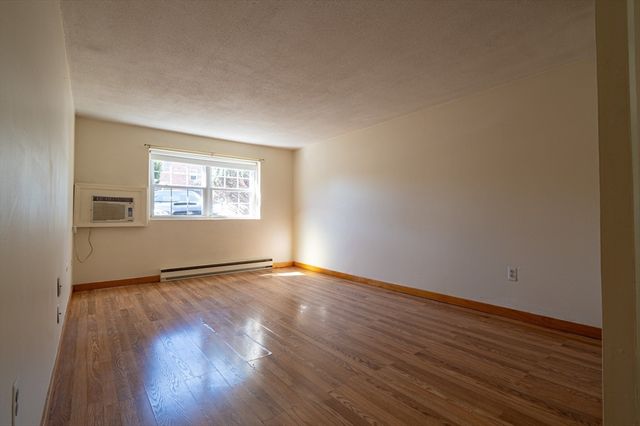 234 Low Street 3, Newburyport, MA 01950