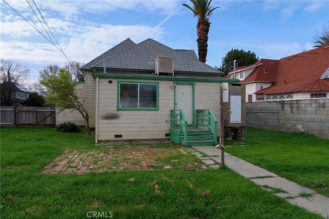 806 Walnut Street, Corning, CA 96021
