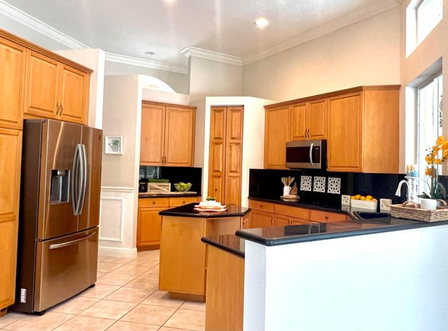 19474 Saturnia Lakes Drive, Boca Raton, FL 33498