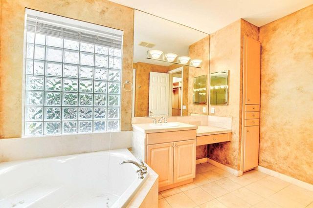 19474 Saturnia Lakes Drive, Boca Raton, FL 33498
