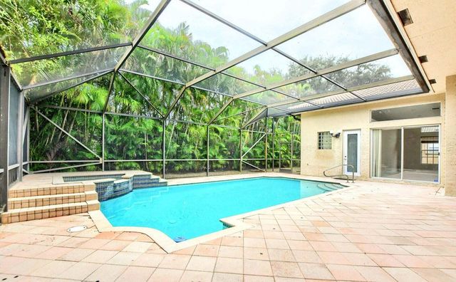 19474 Saturnia Lakes Drive, Boca Raton, FL 33498