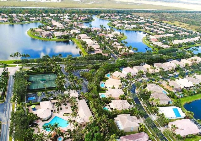 19474 Saturnia Lakes Drive, Boca Raton, FL 33498