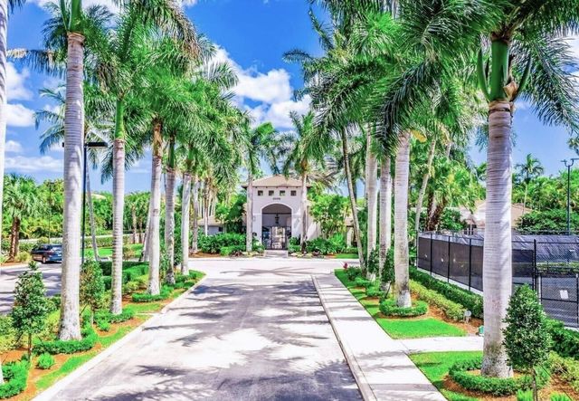 19474 Saturnia Lakes Drive, Boca Raton, FL 33498