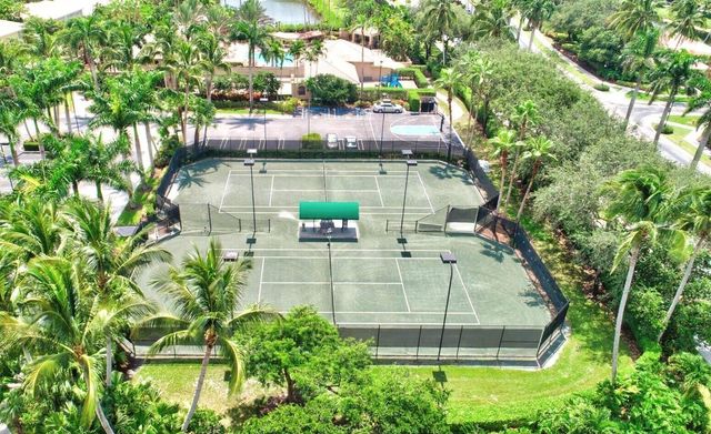 19474 Saturnia Lakes Drive, Boca Raton, FL 33498