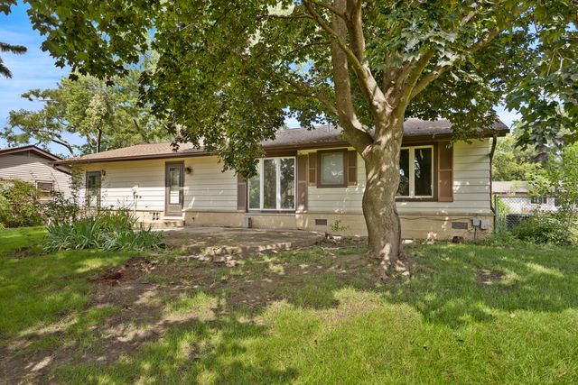 1086 Hickory Lane, Elk Grove Village, IL 60007