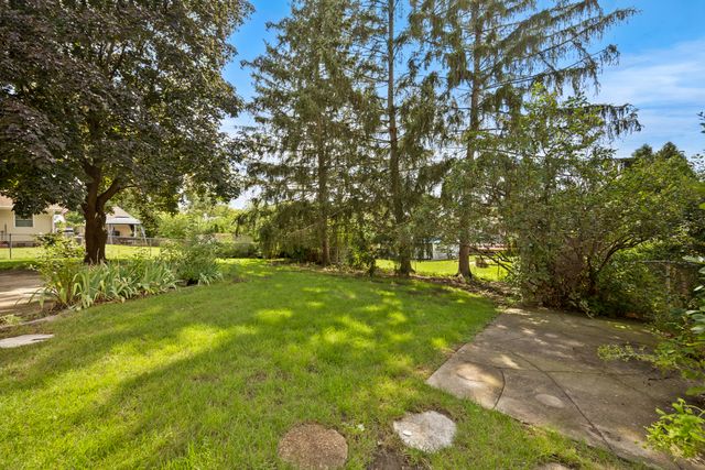 1086 Hickory Lane, Elk Grove Village, IL 60007