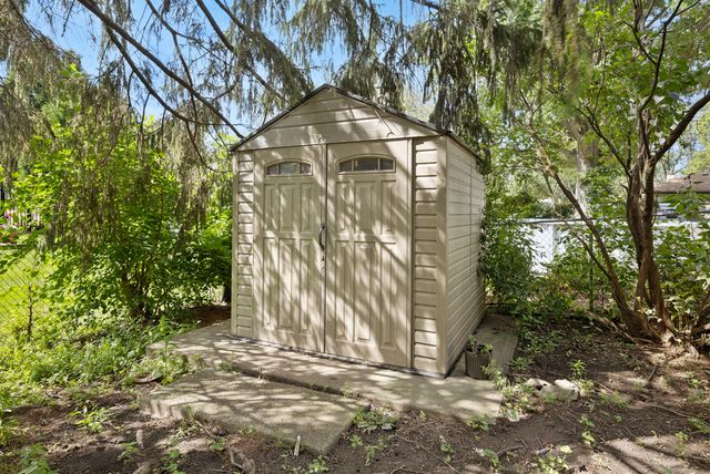 1086 Hickory Lane, Elk Grove Village, IL 60007