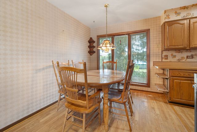 1086 Hickory Lane, Elk Grove Village, IL 60007