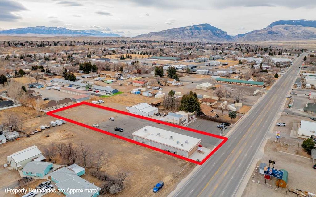 2706 Big Horn Ave, Cody, WY 82414