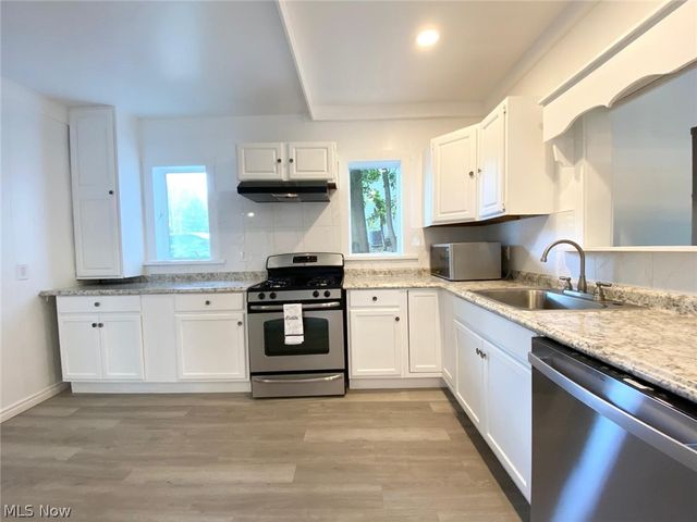 576 Kling Street, Akron, OH 44311