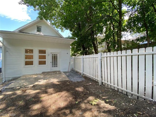 576 Kling Street, Akron, OH 44311