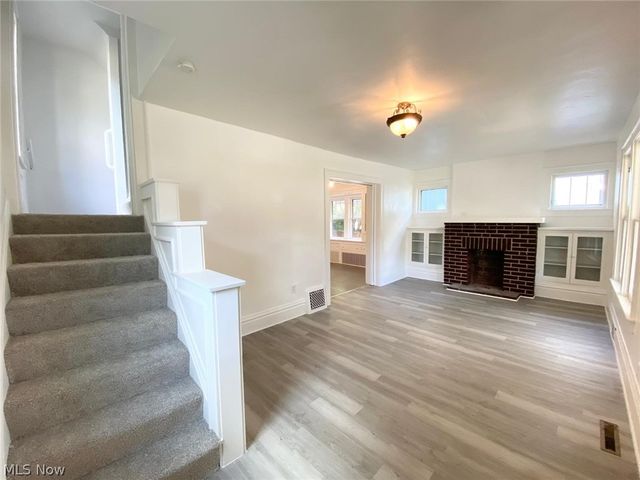 576 Kling Street, Akron, OH 44311