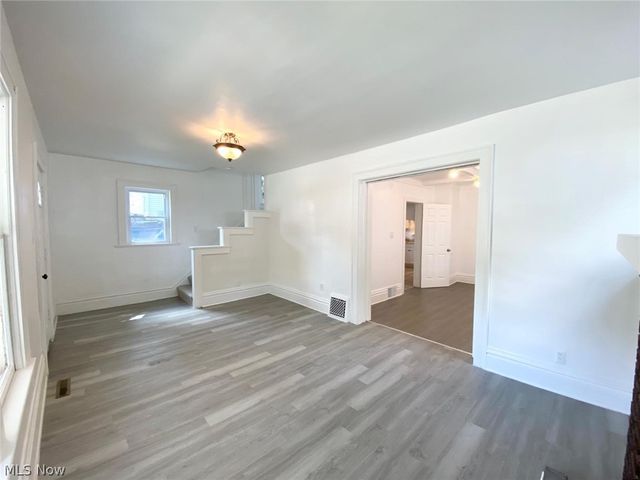 576 Kling Street, Akron, OH 44311