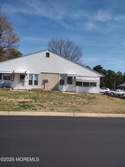 38 A Crestwood Parkway A, Manchester, NJ 08759
