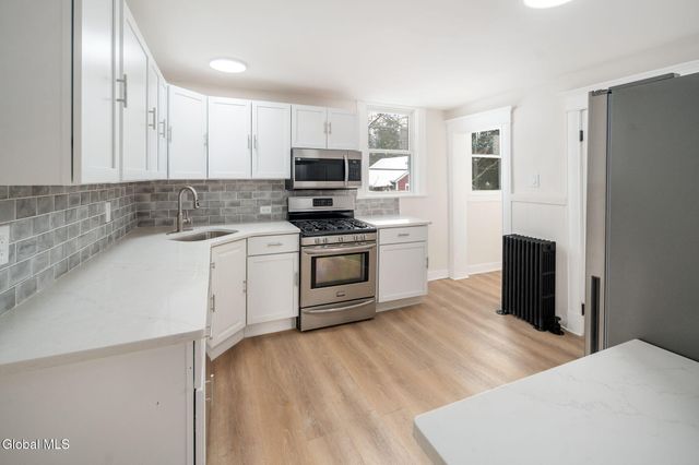 818 Oregon Avenue, Niskayuna, NY 12309