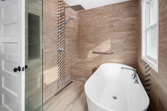 818 Oregon Avenue, Niskayuna, NY 12309