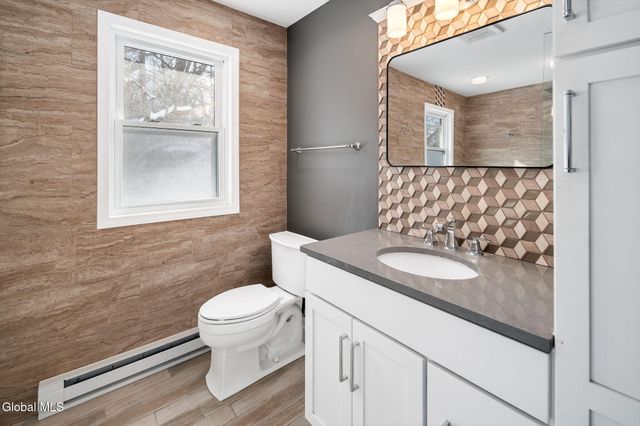 818 Oregon Avenue, Niskayuna, NY 12309