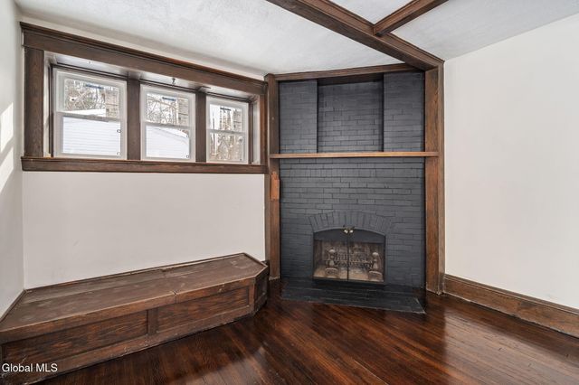 818 Oregon Avenue, Niskayuna, NY 12309