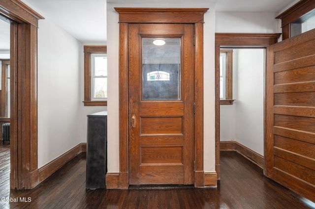 818 Oregon Avenue, Niskayuna, NY 12309