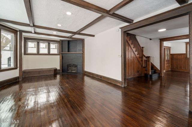 818 Oregon Avenue, Niskayuna, NY 12309