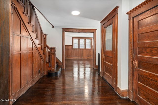 818 Oregon Avenue, Niskayuna, NY 12309