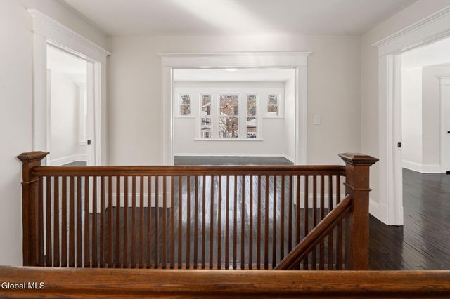 818 Oregon Avenue, Niskayuna, NY 12309