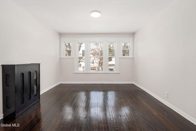 818 Oregon Avenue, Niskayuna, NY 12309