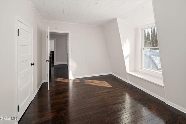 818 Oregon Avenue, Niskayuna, NY 12309