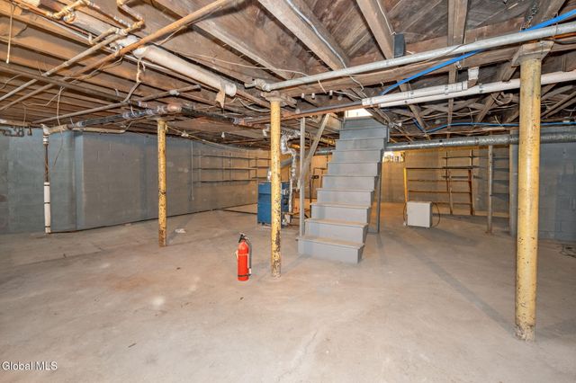 818 Oregon Avenue, Niskayuna, NY 12309