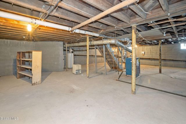 818 Oregon Avenue, Niskayuna, NY 12309