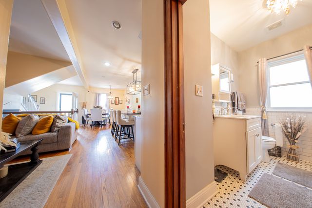 10215 S Charles Street, Chicago, IL 60643