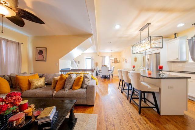 10215 S Charles Street, Chicago, IL 60643