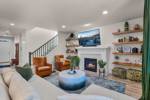 19985 Voltera Place, Bend, OR 97702